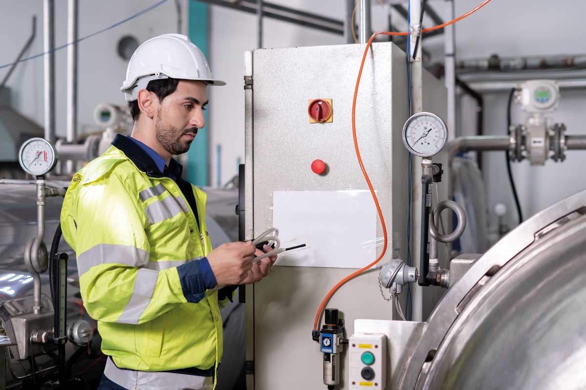 Aus alt macht neu - Lassen Sie Ihre betagten Maschinen auf den aktuellen Stend bringen - mit Lindemann-Industrieservice